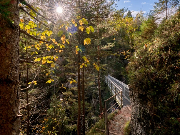 Über die Asamklammbrücke
