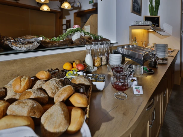 Frühstücksbuffet-min.JPG