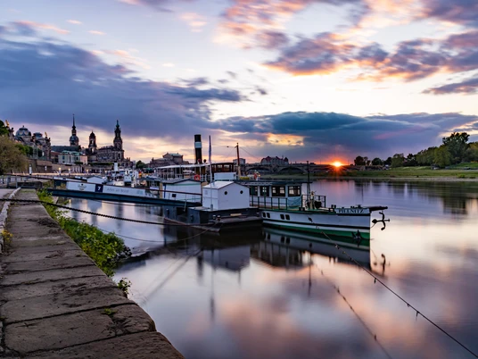 Dresden_Dampfer_Altstadt_Elbe_Sonnenuntergang2_SRoseFotografie.jpg