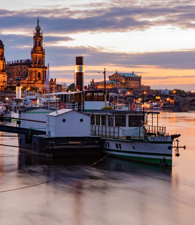 Dresden_Dampfer_Altstadt_Elbe_Sonnenuntergang_SRoseFotografie1.jpg