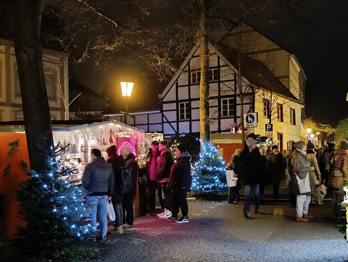 adventsmarkt-2023-altstadt-muelheim.jpg Besuch des Altstadt-Adventsmarkts