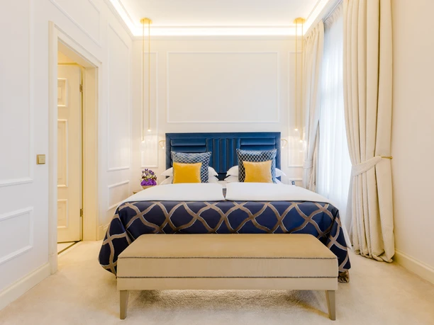 Excelsior Hotel Ernst_Grand Superior.jpg hotel room with a double bed