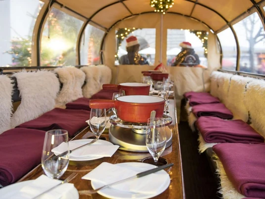 Fondue_carriage_Pfistern Fonduekutsche PfisternFondue slide PfisternGlissière à fondue Pfistern