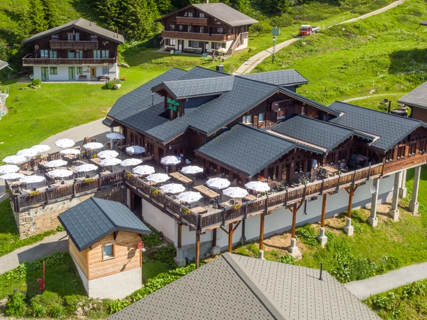 Walliserstube Sommer.jpg