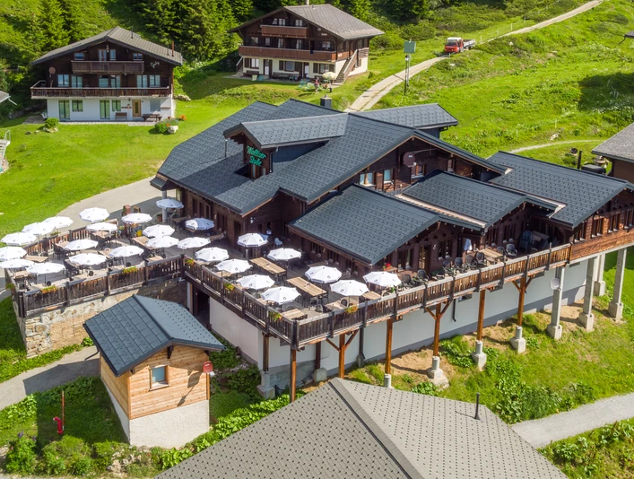 Walliserstube Sommer.jpg