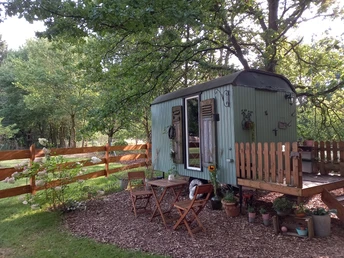 Dat Lütte Moorhus in Karlhöfen Übernachten im Bauwagen