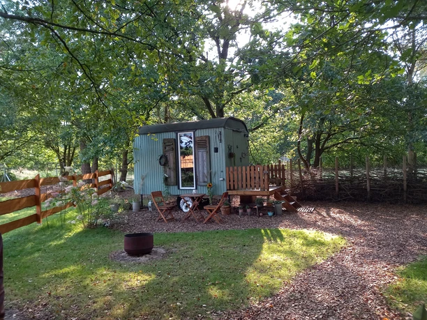 Dat Lütte Moorhus in Karlshöfen Übernachten im Bauwagen