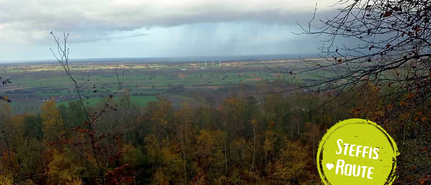 Minden - Zum Wilden Schmied.png Das Bild zeigt den Ausblick vom Wiehengebirge