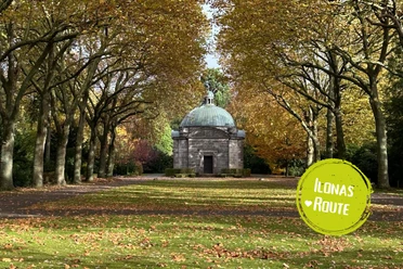 Minden - stadt land fluss.png Das Bild zeigt die Friedhofkapelle auf dem Mindener Nordfriedhof.