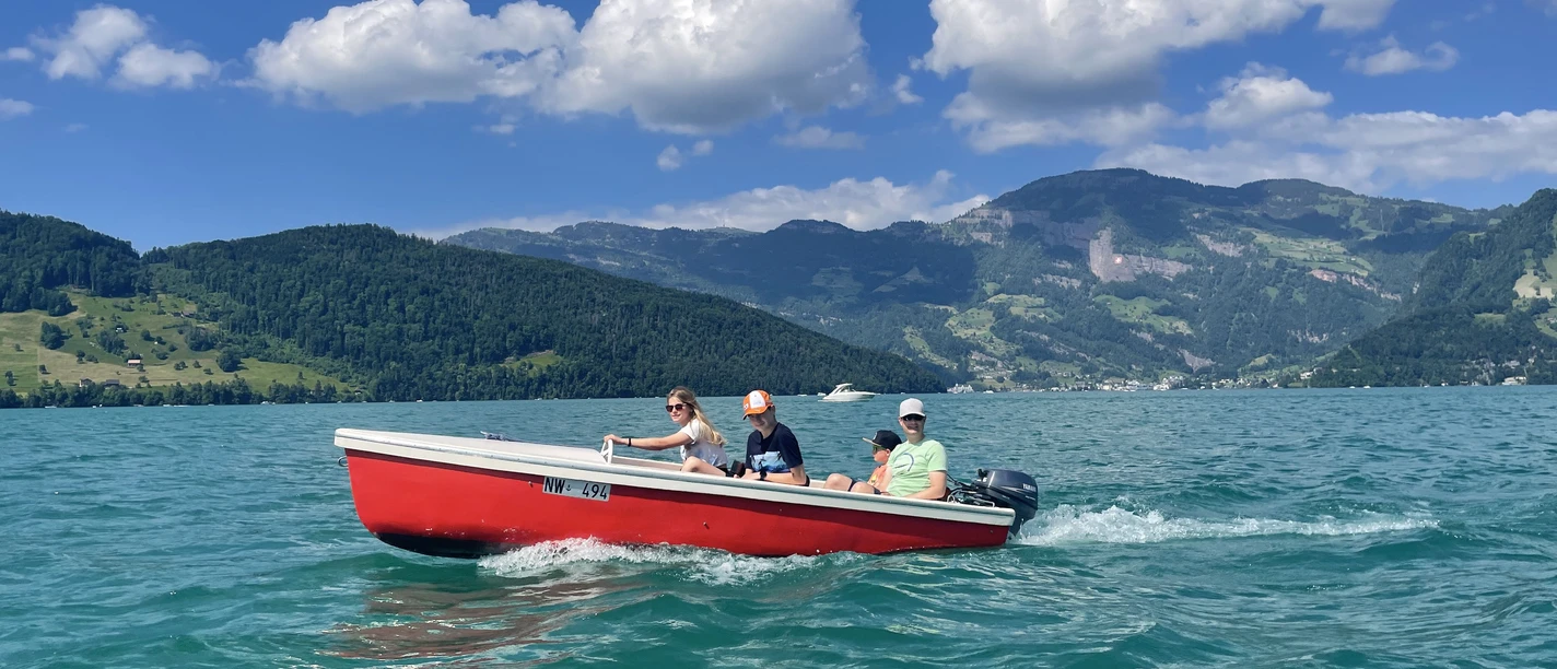 bateau_à_moteur_Buochs_Ennetbürgen_Nidwald