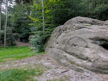 3 Steine Stadtwald (2).jpg