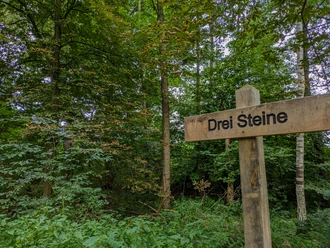 3 Steine Schild.jpg