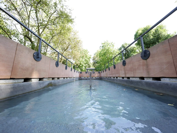 Wassertretbecken an der Löwenquellen Bad Nauheim - Wassertretbecken an der Löwenquelle