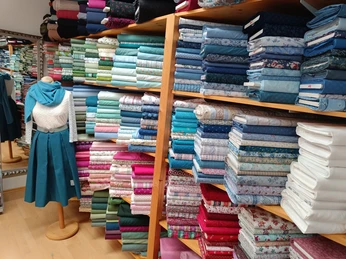 Knopfloch Stoffe, Kurzwaren und vieles mehr