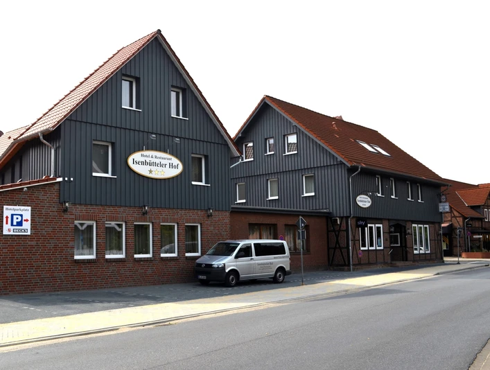 Außenansicht Isenbütteler Hof.jpg Außenansicht Isenbütteler Hof