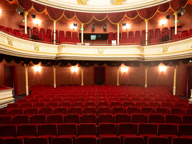 Saal | Historisches Kurtheater