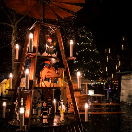 Delitzscher Adventsmarkt Pyramide