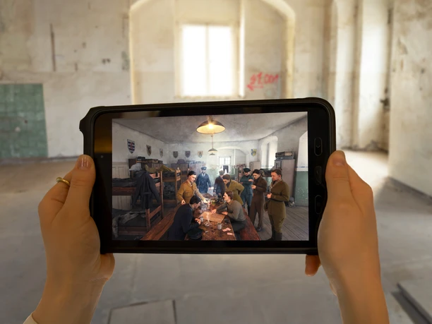 HistoPad in Schloss Colditz - Sehenswürdigkeiten in der Leipzig Region Das HistoPad zeigt das ehemalige Belgische Quartier im Schloss Colditz digital, Ausflug, Geschichte