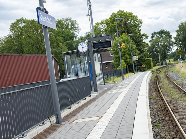 Bahnhof Qendorf.jpg