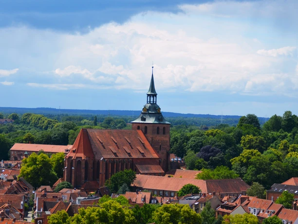 Blick auf die St. Michaeliskirche Blick auf die St. Michaeliskirche