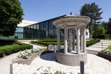 Bad Vilbel - Brunnentempel am Kurpark Bad Vilbel - Brunnentempel am Kurpark