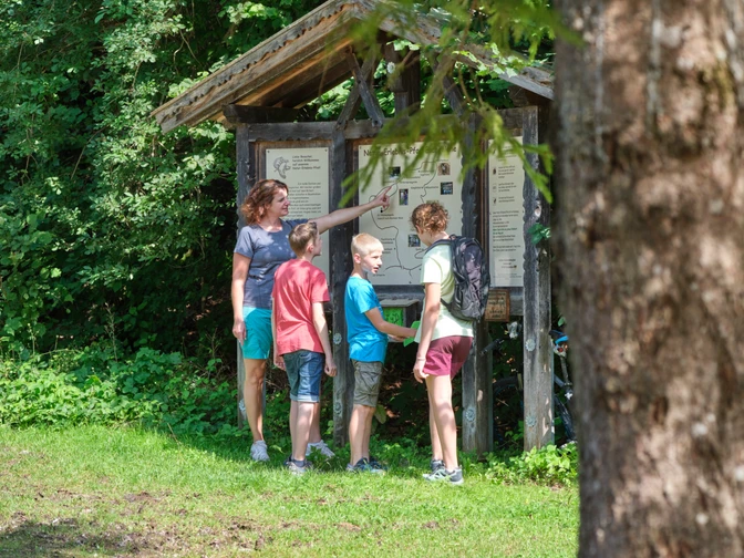 Eschenlohe, Infotafel Natur-Erlebnis-Pfad