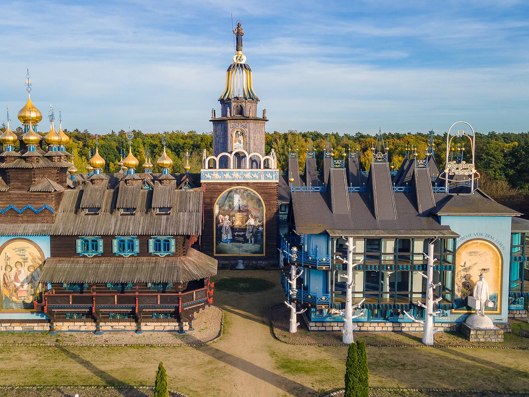Ansicht Glockenpalast.jpg Ansicht GlockenpalastView of the Bell PalaceUdsigt over KlokkepaladsetUitzicht op het Klokkenpaleis