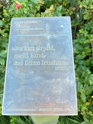 Kunststele Emmi Leisner.jpg