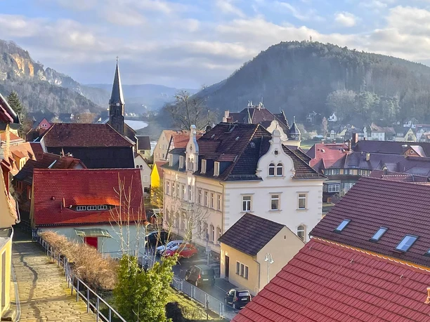Haus Felsenpost und Kutscherhaus