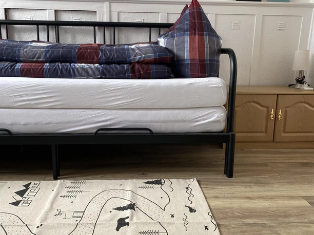 Schlafzimmer 1