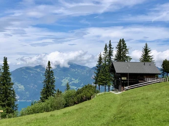 Chalet Maria_from the side.jpg