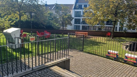 Lesegarten Außenansicht.jpg