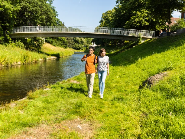 Wandern am Fluss Aa in Herford