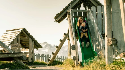 spielplatz-niesendoerfli-rutschbahn-mutter-kind-2.jpg
