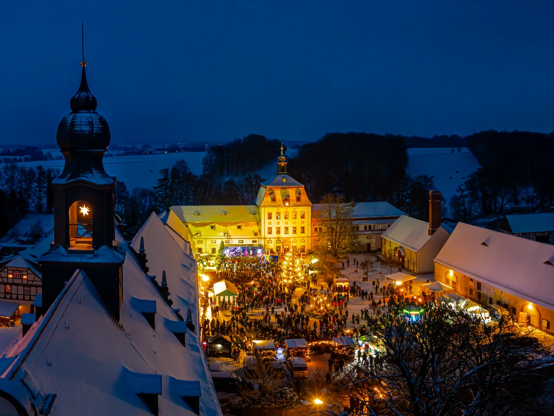 Weihnachtsmarkt Schloss und Rittergut Prießnitz Luftaufnahme Weihnachtsmarkt Schloss und Rittergut Prießnitz.