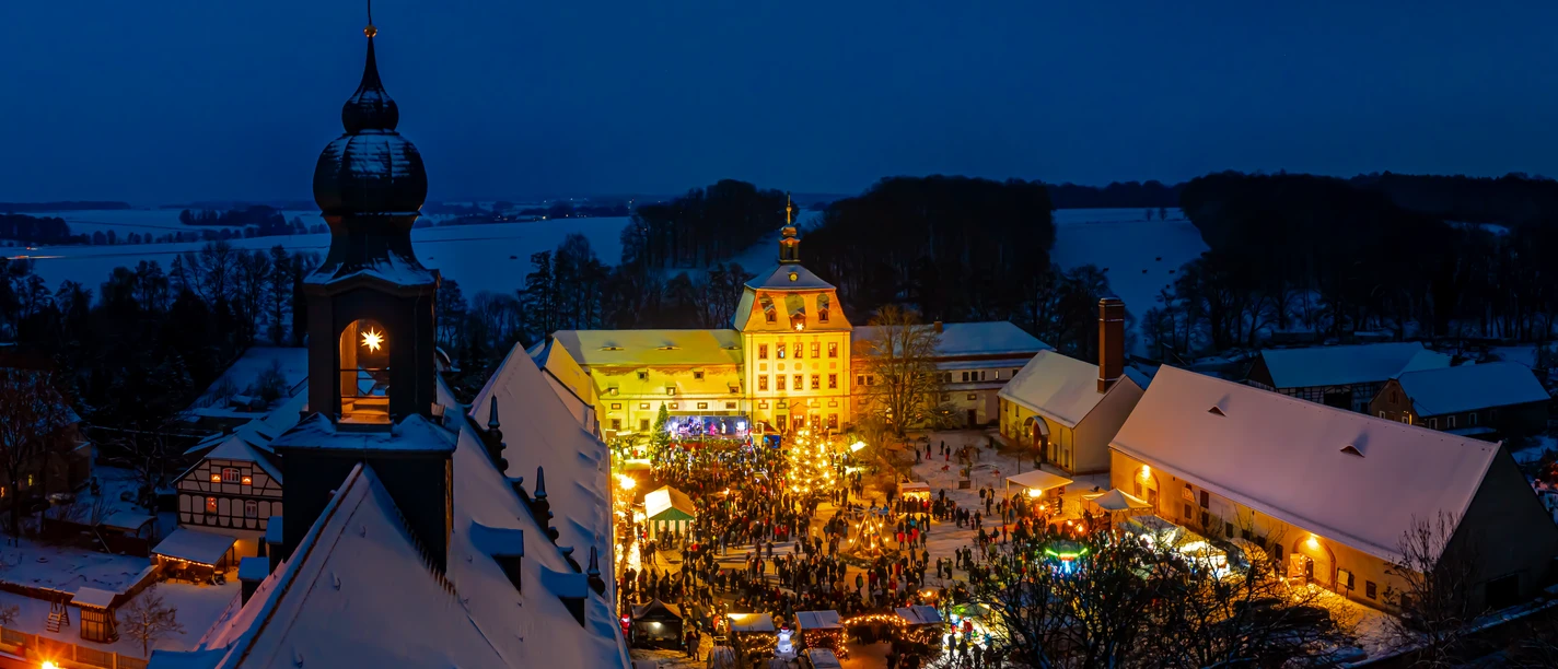 Weihnachtsmarkt Schloss und Rittergut Prießnitz Luftaufnahme Weihnachtsmarkt Schloss und Rittergut Prießnitz.