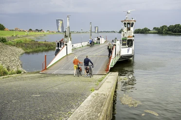 Elbe-færgen Hoopte - Zollenspieker Elbe-færgen Hoopte - Zollenspieker