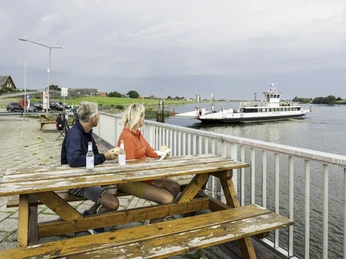 Elbe-færgen Hoopte - Zollenspieker Elbfähre Hoopte - ZollenspiekerElbe ferry Hoopte - ZollenspiekerBac sur l'Elbe Hoopte - ZollenspiekerElbe veer Hoopte - ZollenspiekerElbe-færgen Hoopte - Zollenspieker