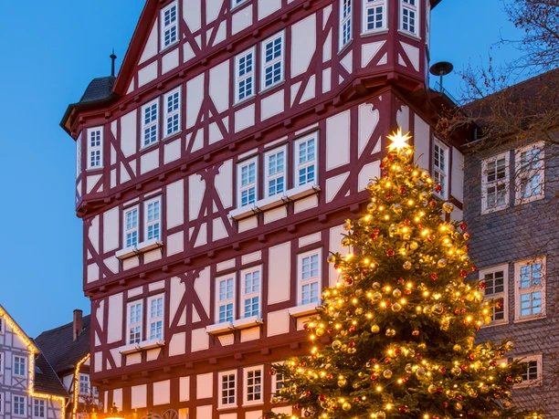 Rathaus Weihnachten 1500 Pixel