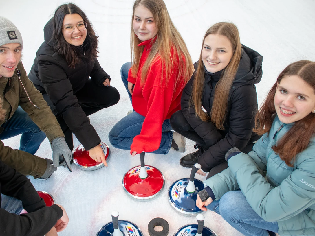 Eisstockschießen_SFA_copyright_Winnie_Zagrodnik (11).jpg