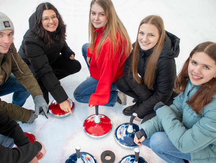 Eisstockschießen_SFA_copyright_Winnie_Zagrodnik (11).jpg