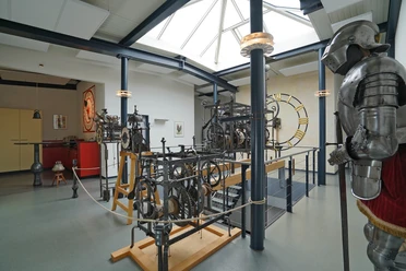 Museum Eingang_3_low.jpg