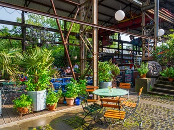 Biergarten Elmores 2