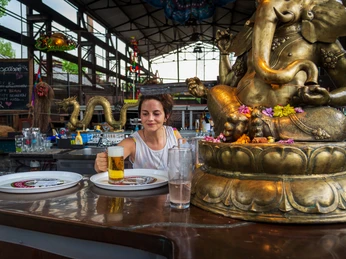 Jeanny Biergarten Elmores