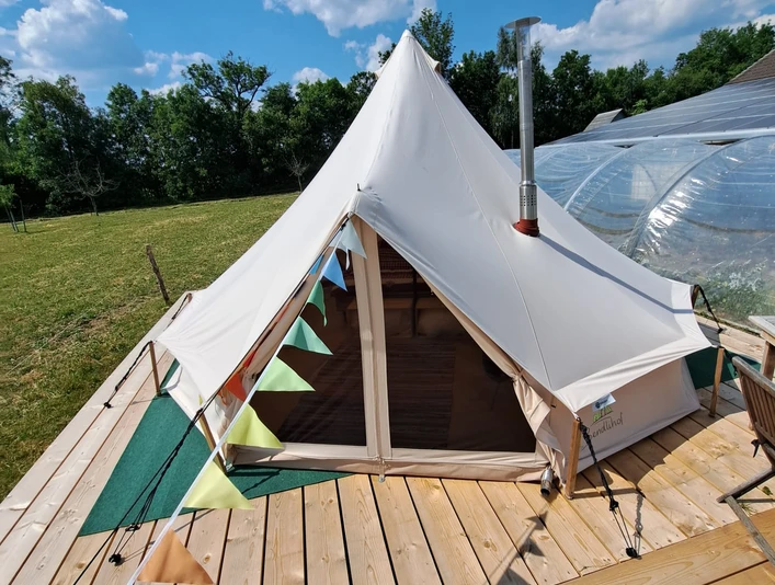 Müswangen_Bendlihof_Zelt Aussenansicht