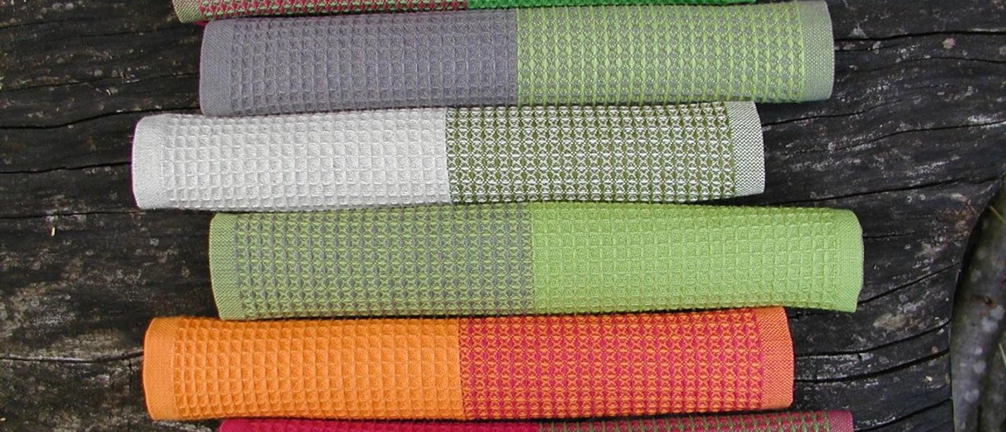 Tour of the hand weaving mill / guided tour of the monastery