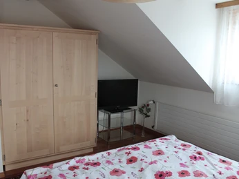 Niederlenz_FeWo Chalet_Schlafzimmer