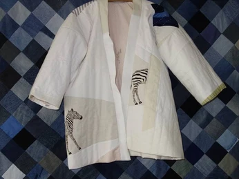 Zebra-Jacke aus dem Atelier DaWitt Quilts - Regionale Produkte aus Leipzig Zum Sortiment des Ateliers DaWitt Quilts zählt auch eine Zebra-Jacke.