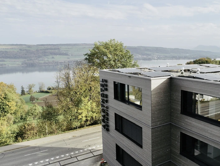 Beinwil am See_Aparthotel_Aussenansicht_Drohne.jpeg