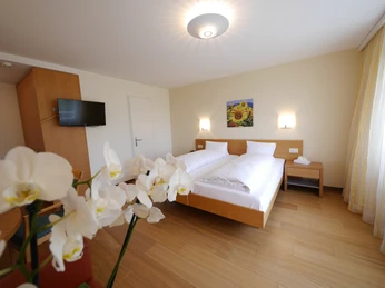 Seengen_Eichberg_Doppelzimmer Zederbereich